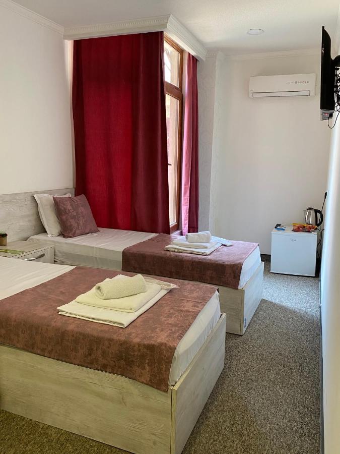 Hotel Leo Palace ティビリシ エクステリア 写真
