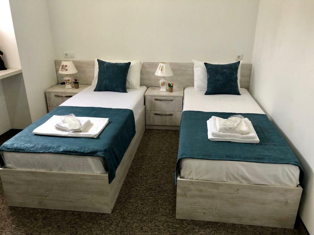 Hotel Leo Palace ティビリシ エクステリア 写真