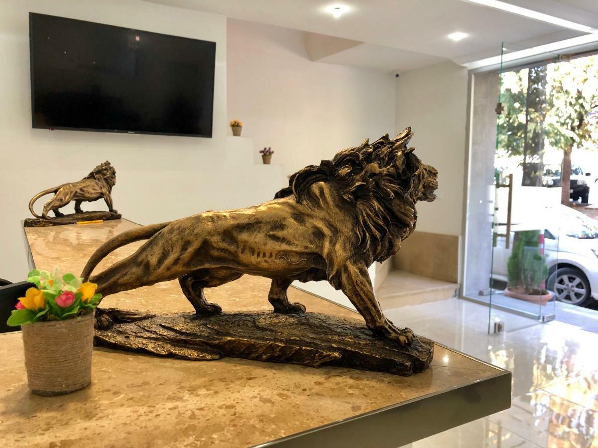 Hotel Leo Palace ティビリシ エクステリア 写真